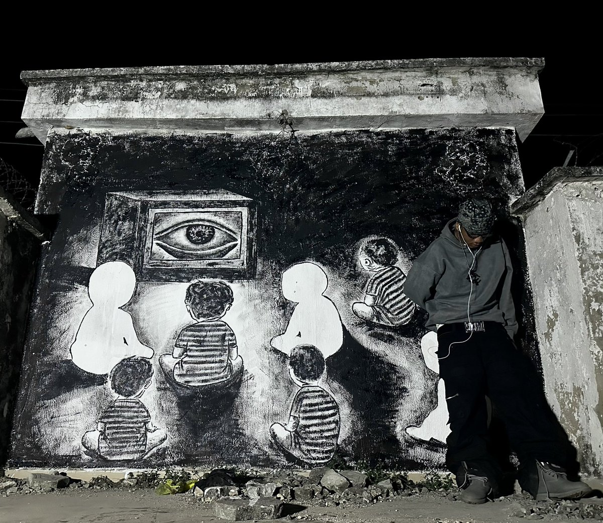 CreatorPikin's tweet photo. I’m the greatest artist from Nigeria 🇳🇬

Argue with the walls 

#ArtTwitter #StreetArt #Nigeria https://t.co/R9nX8QDCQH