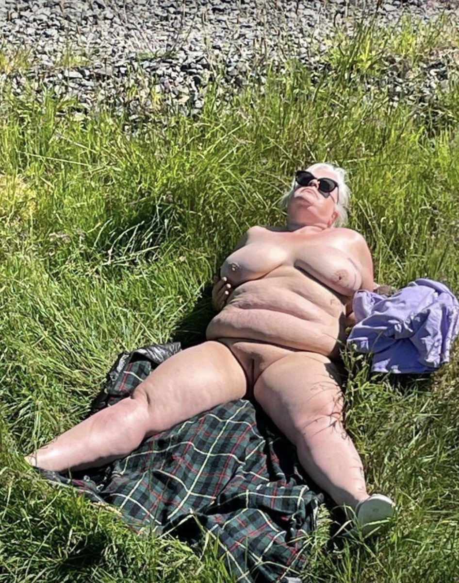 BigboobsChazza2 tweet media