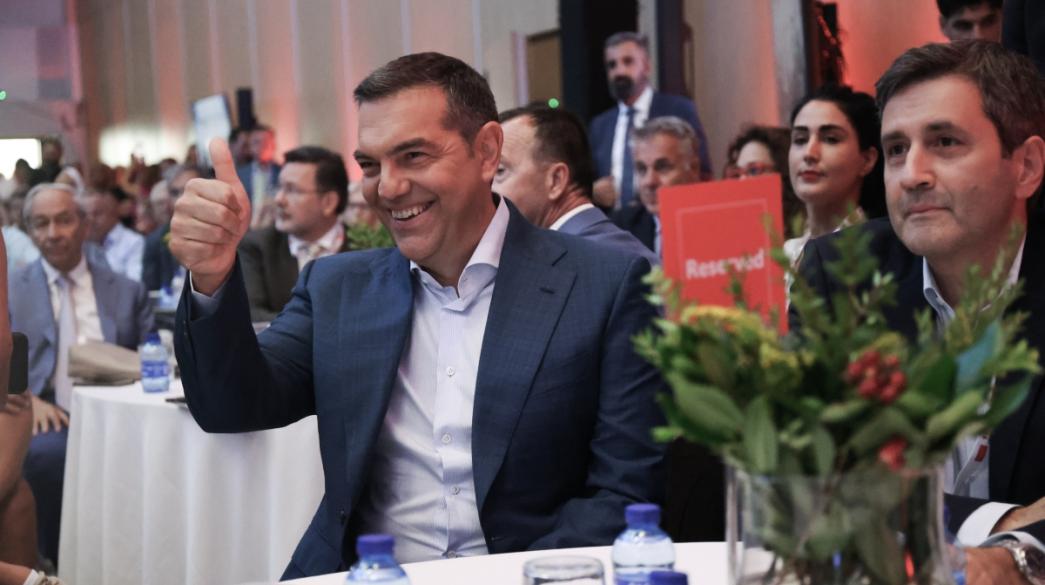 elenasagiadinou tweet media