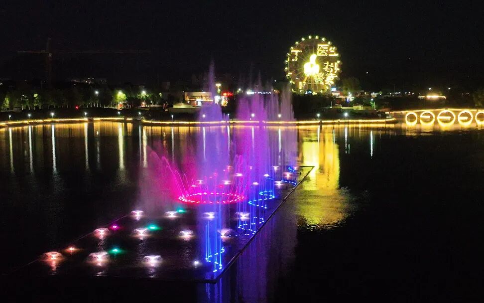 ElbertHarry2024's tweet photo. The Nanhu Music Fountain at Gangcheng has officially reopened, transforming into a water stage of intertwined light and shadow, offering citizens and tourists a series of dreamlike water spectacles. https://t.co/KfeUTJMQ11