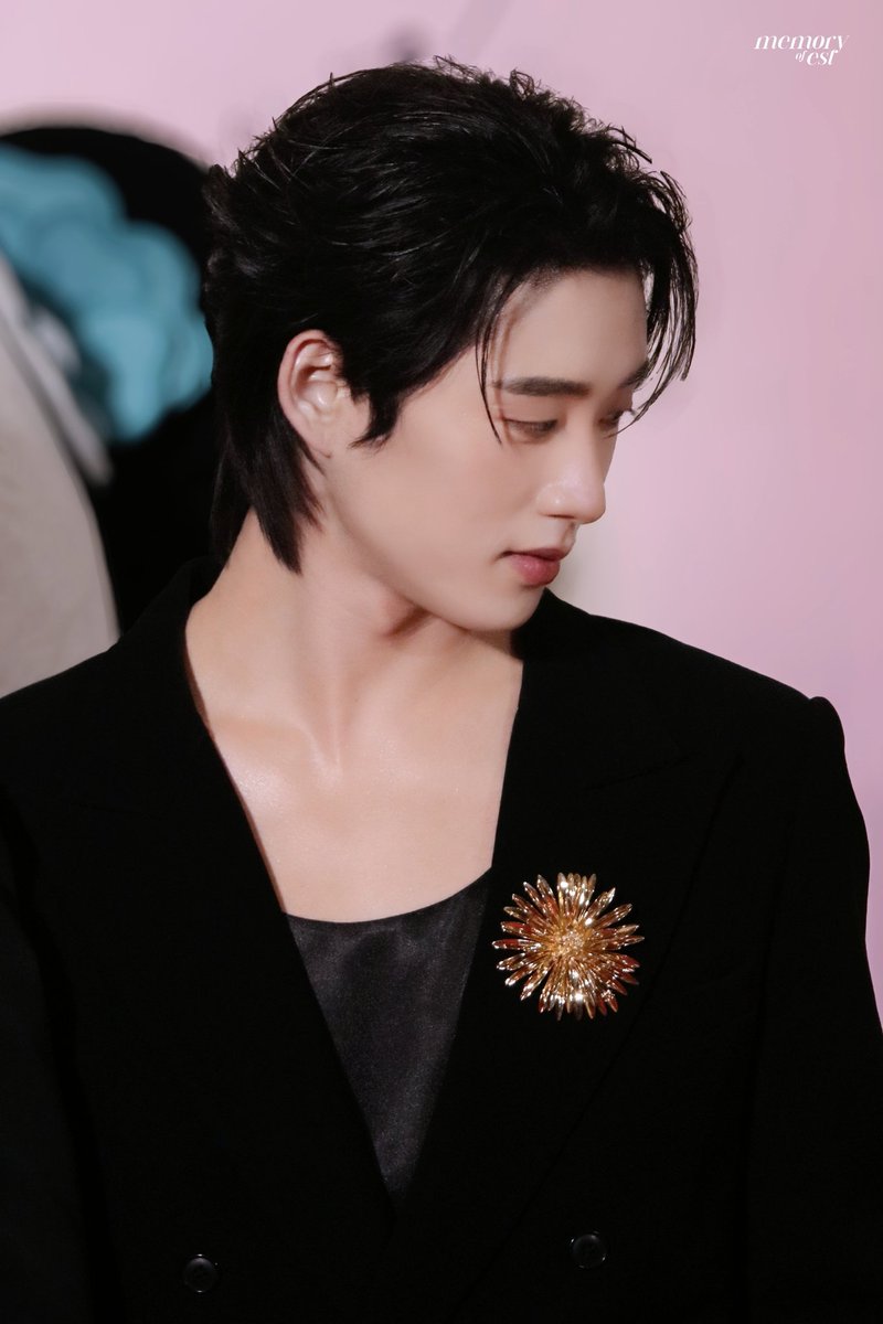memoryofest's tweet photo. ✨️ 140526 ✨️
always shining bright like a star🌠 @EstRvp

WILLIAMEST WESLEY AT KAZZ
#KAZZAWARDS2026xWilliamEst 
#est_rvp https://t.co/5BhIkSSqXZ