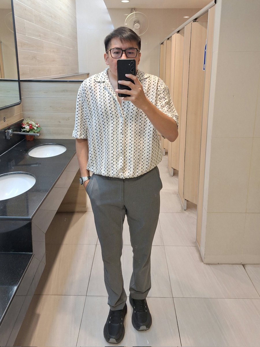 Ngerd3's tweet photo. เช็คกลิ่นแก่🤣 https://t.co/ZkQ09ebRdk