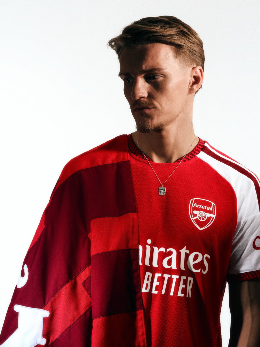 FansTribeHQ's tweet photo. 🔴👚 Arsenal's new home kit for the 2026/27 season. Rate it on a scale of 1-10

#arsenal #COYG #AFC https://t.co/FYL0weYfkw