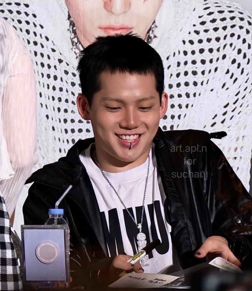 for choi hyunsuk 💜🦔 tweet media