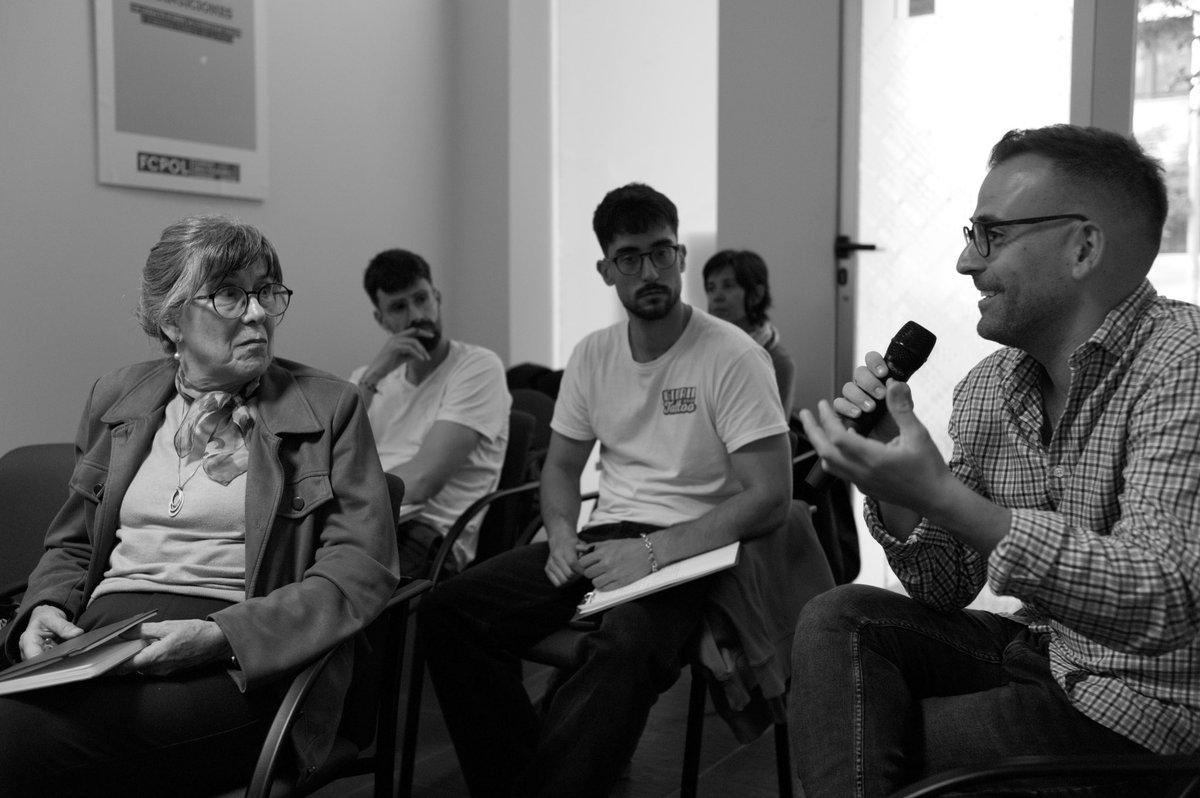 ICF_Granada's tweet photo. Genial Fabian Schejtman en el Seminario del Campo Freudiano en Granada dedicado al capítulo XIII del Seminario IV de Lacan: Del complejo de castración https://t.co/4WlhzQzSdZ