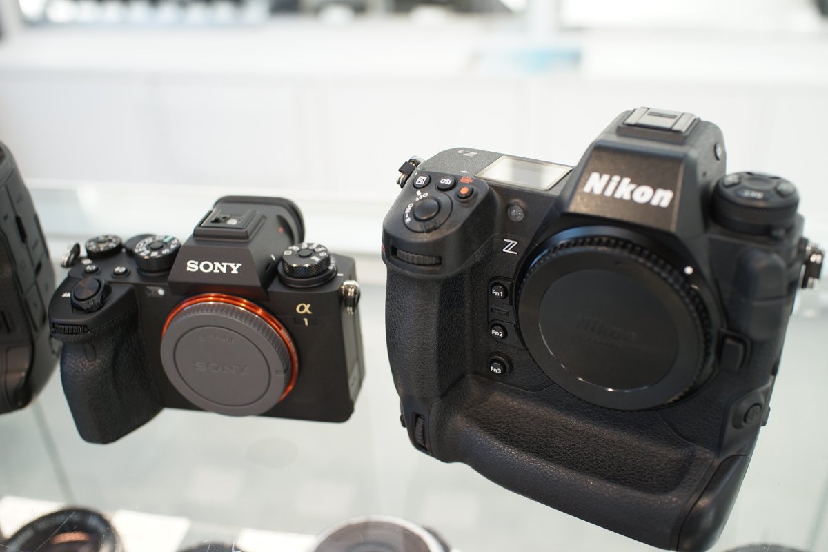 大量まとめ‼️Nikon canon SONY yashica Ricoh など Canon・SONY・Nikon 3社のフラグシップ機が揃った 改めて並べると