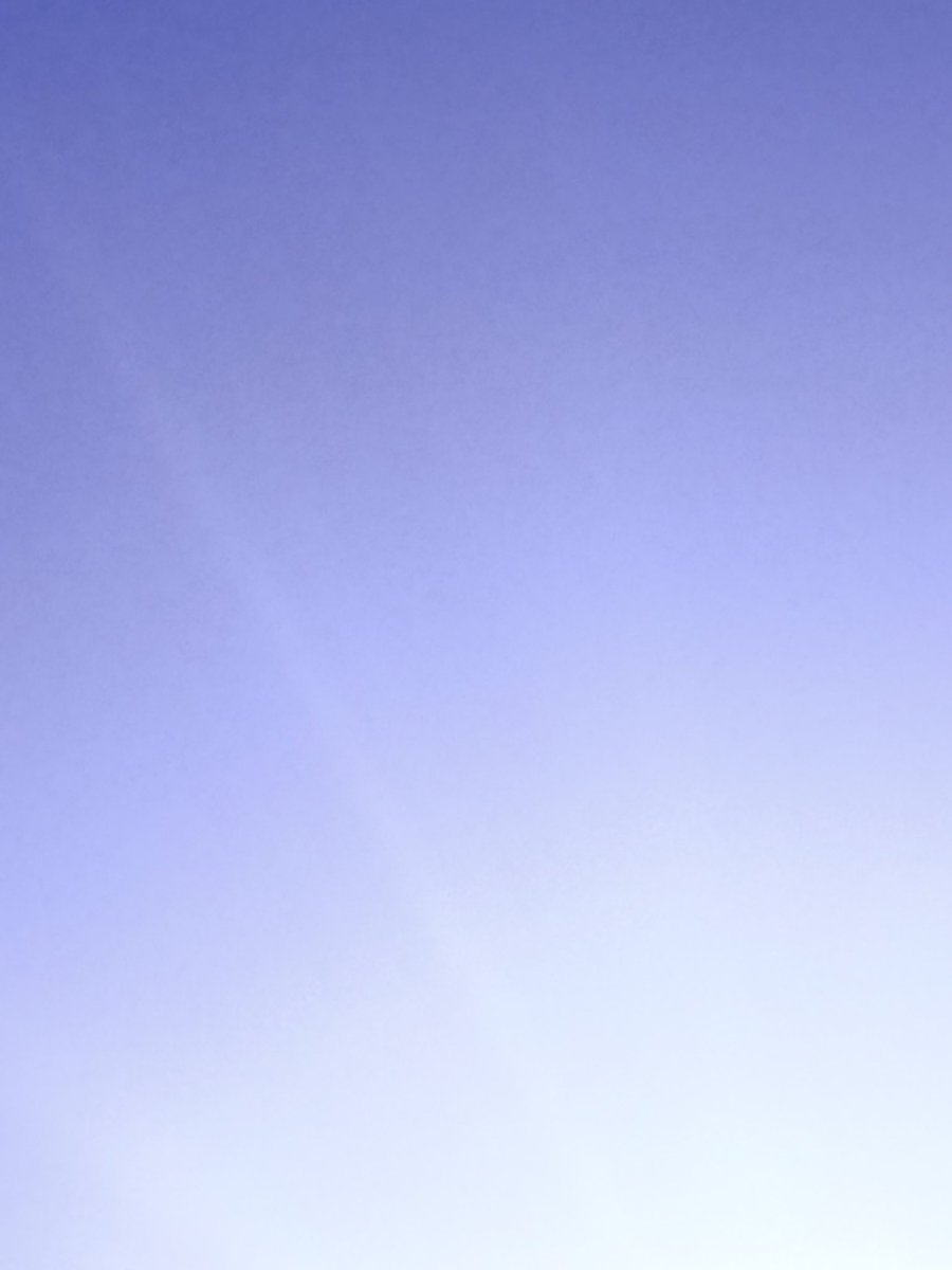nountack's tweet photo. #イマソラ　

いやいや…17時で27℃って…
エアコンが効かない😱
暑い💦

日本もスコールは昨日も降ったし、熱帯雨林気候に近いよねw

後もう一日、土曜日もお仕事💪(  ˙꒳​˙💪  )

#頑張って頑張ってドゥンドゥン https://t.co/rKb9xr5421
