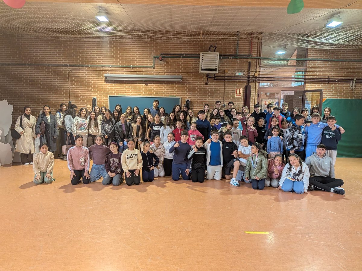 franjavier_gon's tweet photo. Finalizamos las clases en la @Educacion_Ab con un encuentro donde valoramos la implementación de nuestro Proyecto de Aprendizaje-Servicio en el CEIP Cristobal Colón @uclm_es @CRFPCLM https://t.co/t8jWc0u68G