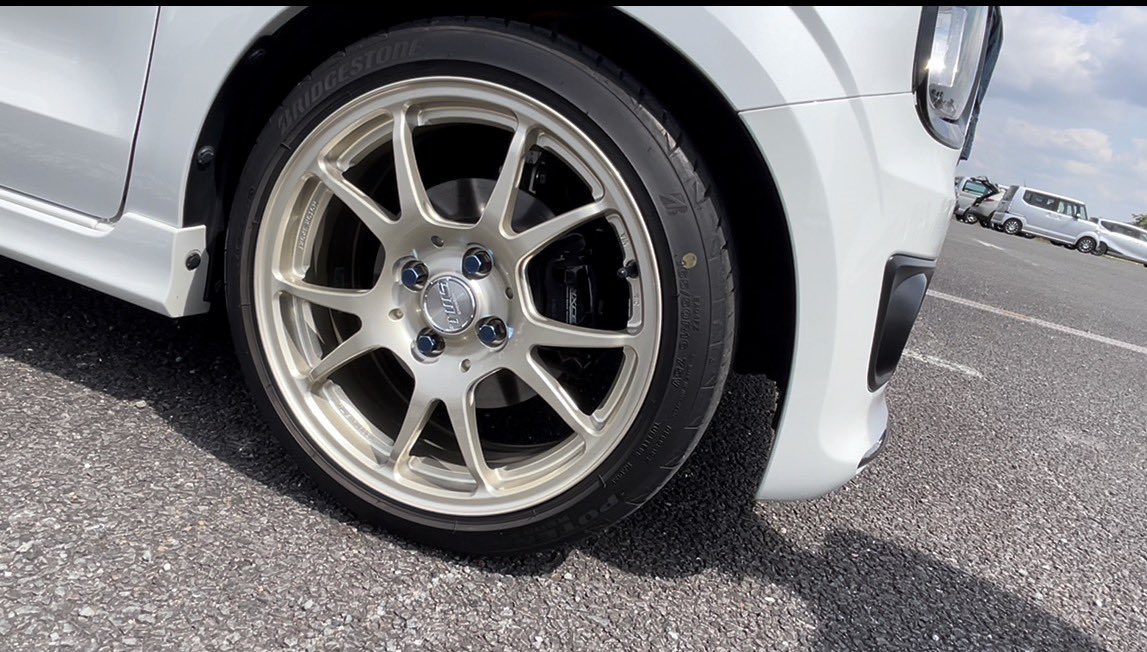 teppetep's tweet photo. コマーシャル🫴
『この色・何色？』←タイトル
フジモンさんにいただきました

【愛車紹介】視線を釘付け⭐︎綺麗なヨーロピアン・カラーホイール　はぐれぶたさん　#東海36アルトオフ　@ALTOZAITAKUWORKS 
https://t.co/SfBGEHSqHs
#アルトワークスDIY
#DIY-LIFEのフジモンチャンネル https://t.co/ekZ7omMxfS