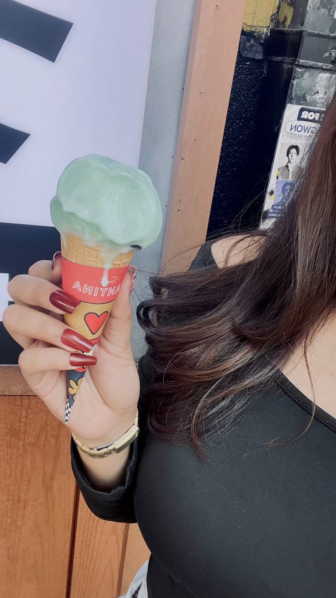 ice cream tweet media