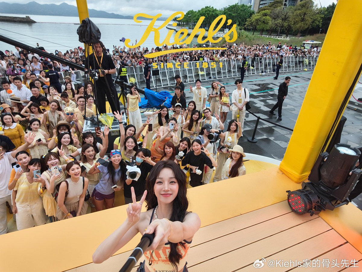 러뷰우 tweet media