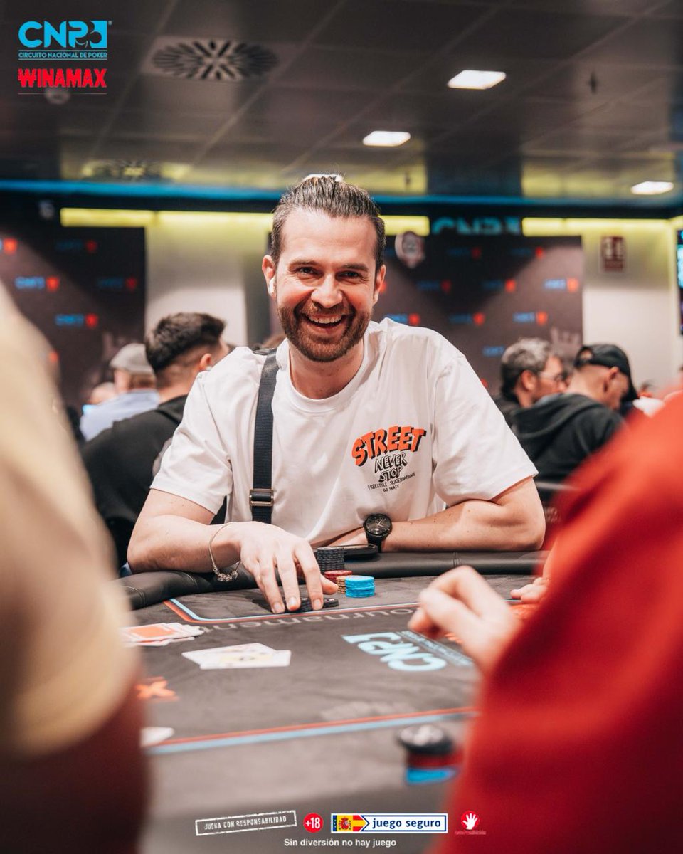 CNP_POKER's tweet photo. ♣️🔥 Esto es lo que se vive en el CNP Winamax.

Competición, reencuentros, tensión, risas y una comunidad que sigue creciendo parada tras parada.

La familia CNP continúa su camino.
Nos vemos en Murcia. ♣️🏆

@LAROUSH_Events @Winamax_Espana https://t.co/8AwirobXh6