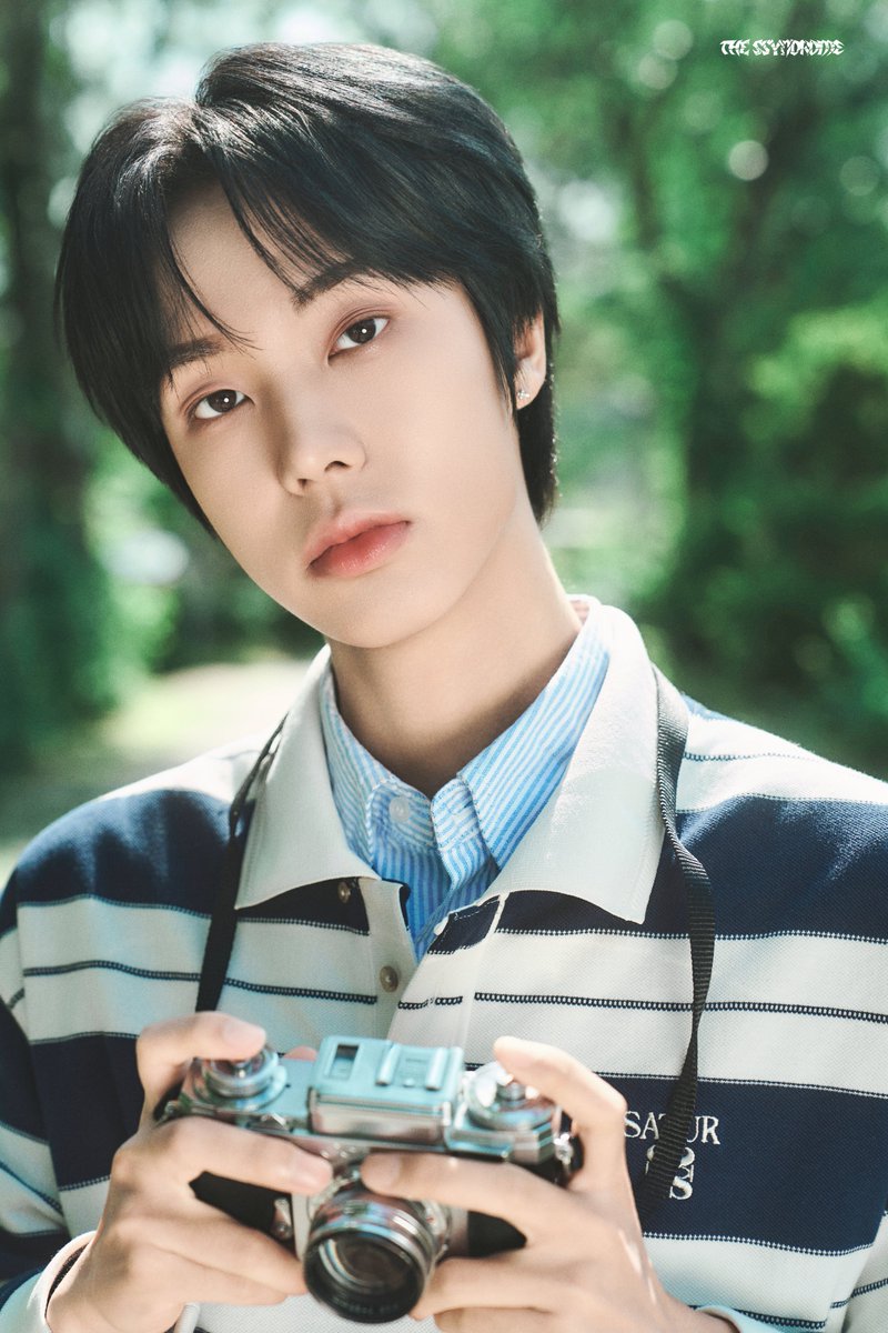 thessyndrome's tweet photo. THE SSYNDROME (더씬드롬) 
Digital Single [별빛이 머무는 곳 (My First Love)]
Teaser Image

#정지영 #JUNGJIYEONG

🍃 2026. 05. 21 6PM (KST) 

#THESSYNDROME #더씬드롬
#별빛이_머무는_곳 #My_First_Love https://t.co/nhC7q5m8yg
