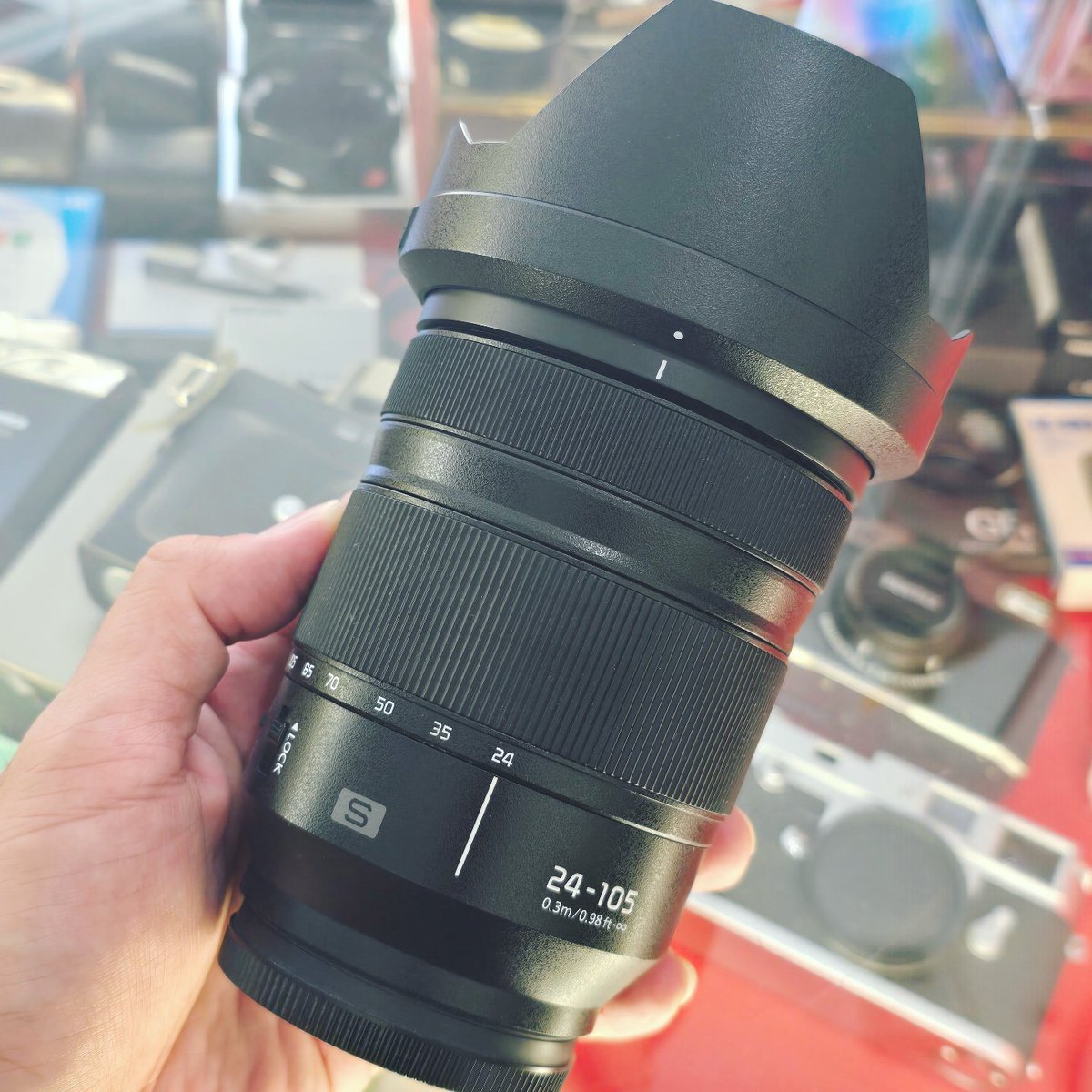 KameraCrafts's tweet photo. New arrival
Panasonic S5II with 24-105mm f4 macro and 50mm f1.8
IG : kameracraftshop
FB : KameraCrafts
Line : @kameracrafts
Website : https://t.co/XT5lsDq0D7
#panasonic #panadonics5ii #leica #leicacollectible #leicaworld #kameracrafts #leicaholic #lmount #leicasociety #leicaism https://t.co/aaw0zmJ7PR