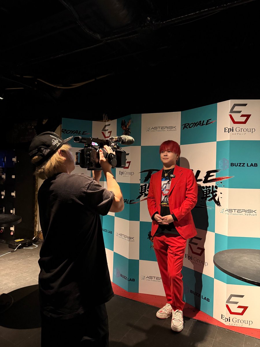 epi_sama's tweet photo. メインスポンサーを務める
TikTokロワイヤル 敗者復活戦に行ってきました！

これまでのロワイヤルとは違って
一度敗北を経験した参加者たちが
再び優勝を目指して挑戦。

熱い思いと熱戦が繰り広げられ
会場は大いに盛り上がりました！

ロワイヤル会場の隣で出場された方と
えぴろちゃんねる恒例「エピトーク」も
撮らせていただきました！

バトル直後の熱気に包まれたライバーさんたちに
気持ちを伺うことができて
とても深いトーク企画になったと思います！

ぜひチャンネル登録をして
公開をお楽しみにしてください👀
出場されたライバーのみなさん、本当にお疲れ様でした！