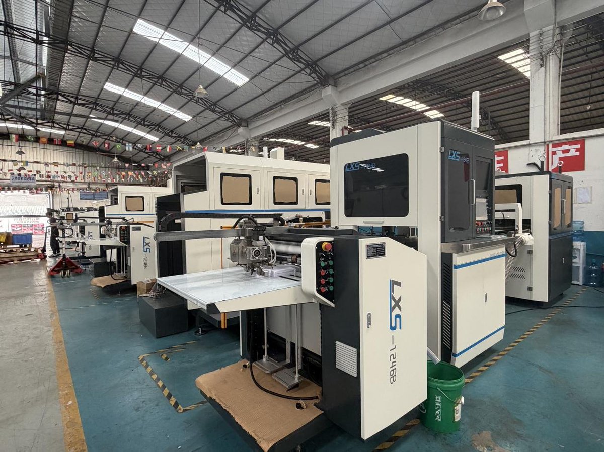 LxsMachine2025's tweet photo. 2 LS-1246B box making machines shipped to Italy 🇮🇹 28 boxes/min, dual vision system, fast changeover &amp; full auto process 🚀
https://t.co/8hVC37nKMw
info@lxjmec.com
#lxstech #packagingmachinery #automation https://t.co/gIiMXstpht