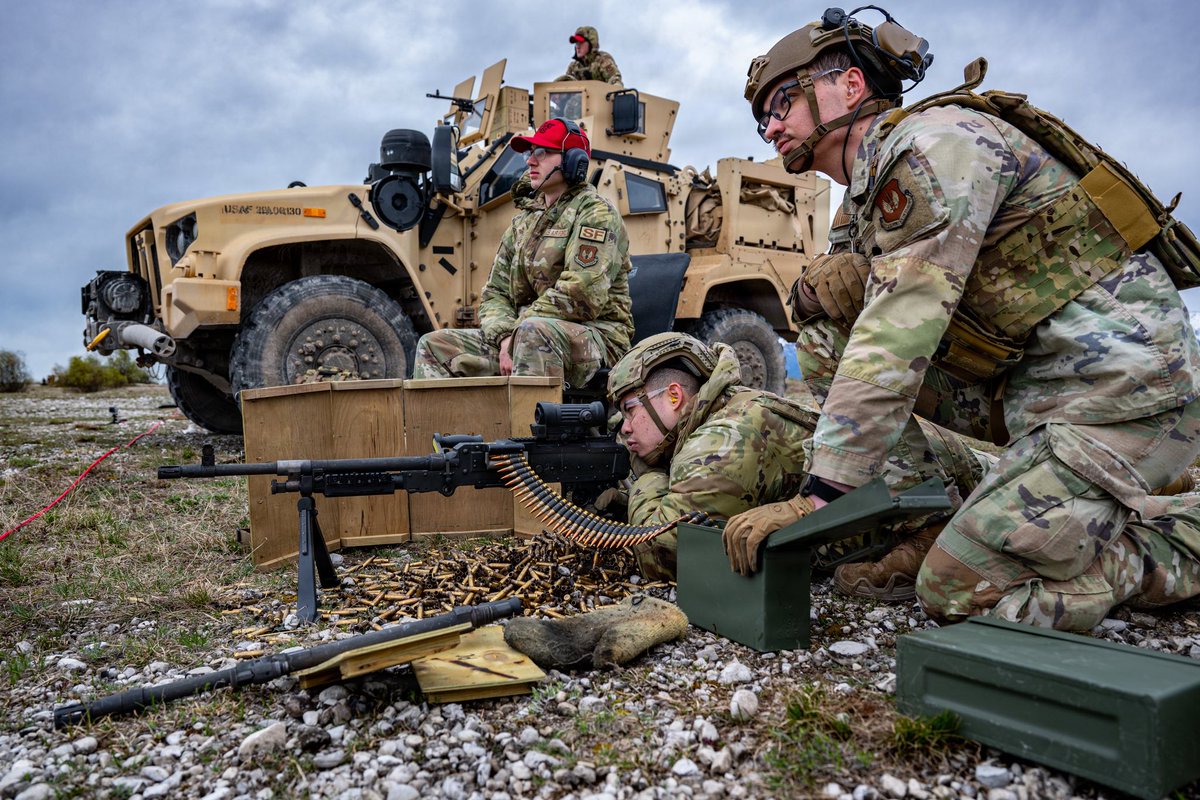 US_EUCOM's tweet photo. 💥💥💥 ( ▄︻テحكـ━一💥💥💥- Live-fire weapons training helps 31st Security Forces Squadron Airmen stay ready to defend Aviano Air Base, protect mission-critical assets, and maintain lethal force protection capabilities at a moment’s notice. #USEUCOM #ProtectProjectPosition https://t.co/CBnqTqiGwh