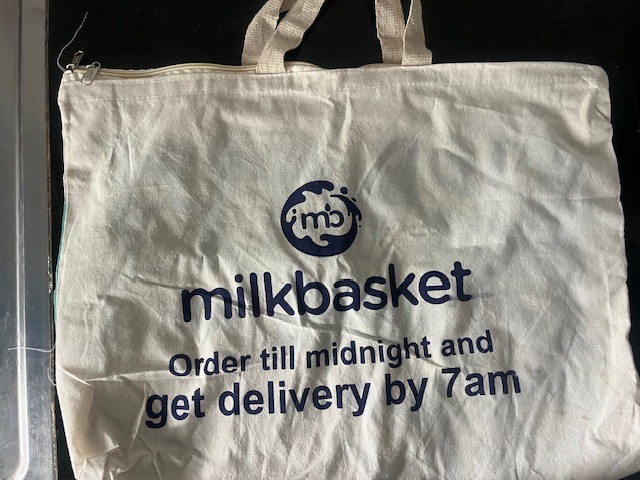 ChMadhur's tweet photo. @harimenon_bb @imVkohli @RCBTweets Happy to share with u that all the residents of our apt has switched over to reliance's MILK BASKET option to get the 7 AM delivery of the milk and vegies etc. Hope u can understand that how efficient / intelligent team u are having ,Wish u good luck. https://t.co/xSBUxRXcUS