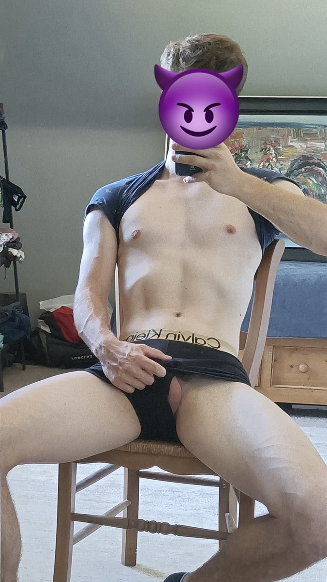Versaille_Twink tweet media