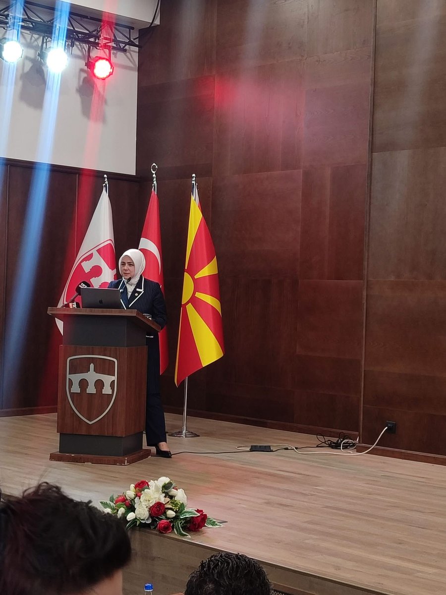 ebrusaracoglu's tweet photo. AK Parti Kadın Kolları Genel Merkez Başkanımız Sayın Tuğba Işık Ercan’ın kıymetli katılımlarıyla, Üsküp’te gerçekleştirilen STK Balkan Kadınları Buluşması kapsamında; gönüllerimizi birleştiren, kardeşlik bağlarımızı güçlendiren ve ortak değerlerimizi daha da pekiştiren anlamlı bir programda bir araya geldik.

“Kapılar açıyor, köprüler kuruyor, sınırları aşıyoruz” anlayışıyla yürüttüğümüz Gönülden Gönüle projemizin uluslararası ilk adımını Üsküp’te atmanın mutluluğunu yaşadık.

Balkanlar ile aramızdaki gönül köprülerinin daha da güçlenmesine vesile olan bu kıymetli buluşmanın hayırlara vesile olmasını diliyor; emeği geçen herkese teşekkür ediyorum.

#Üsküp #Balkanlar #GönüldenGönüle #AKPartiKadınKolları 
@tugbaisikercan