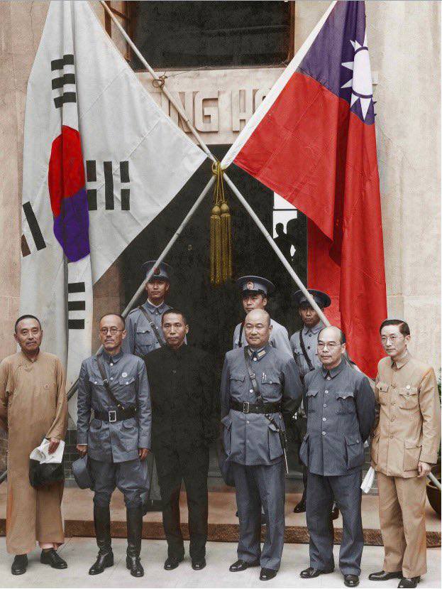 HCN77777's tweet photo. 1940年9月
韩国光复军在陪都重庆成立

该组织由韩国独立运动人士李奉昌、金复载等人推动，金日成等并非其主要领导。
韩国光复军在抗日独立运动中与中华民国国民政府合作，接受军事训练并开展抗日活动。 https://t.co/5cs8yH8Tje