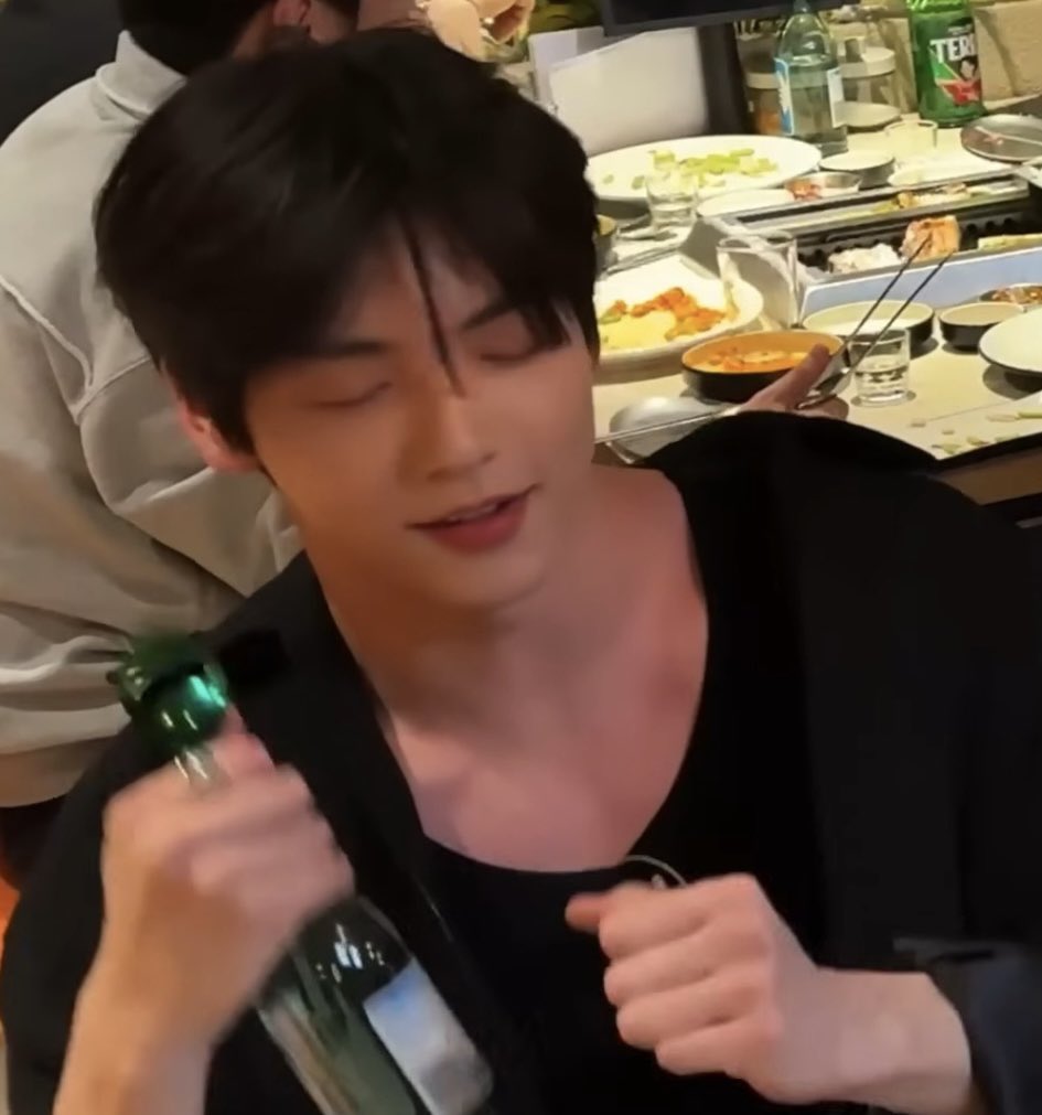 빵 tweet media