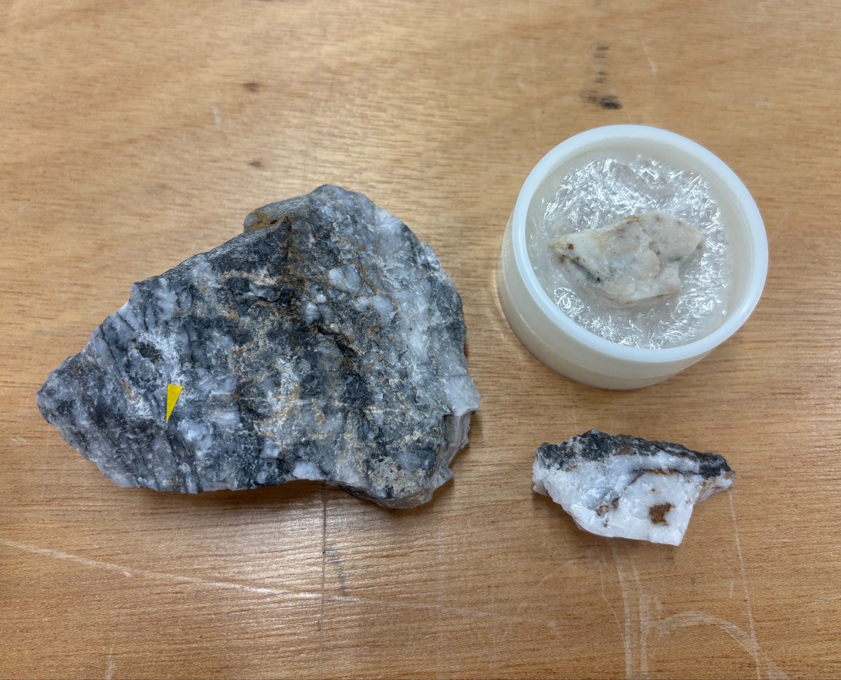 浅草石フリマ どうしても欲しかった自然金を入手！ かなり珍しい産地と
