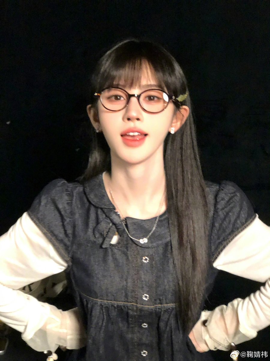 Ju Jingyi 鞠婧祎 tweet media
