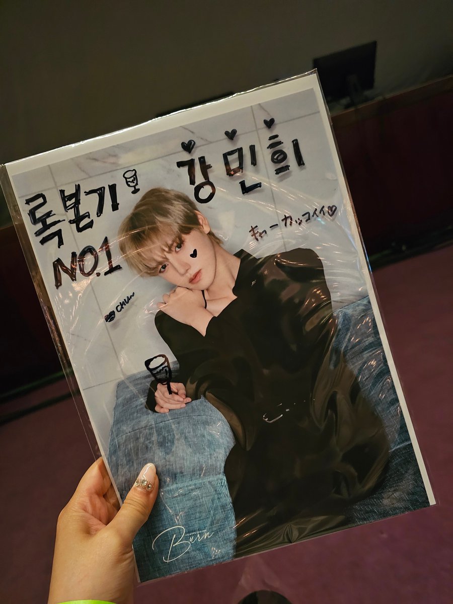 미니얌 tweet media