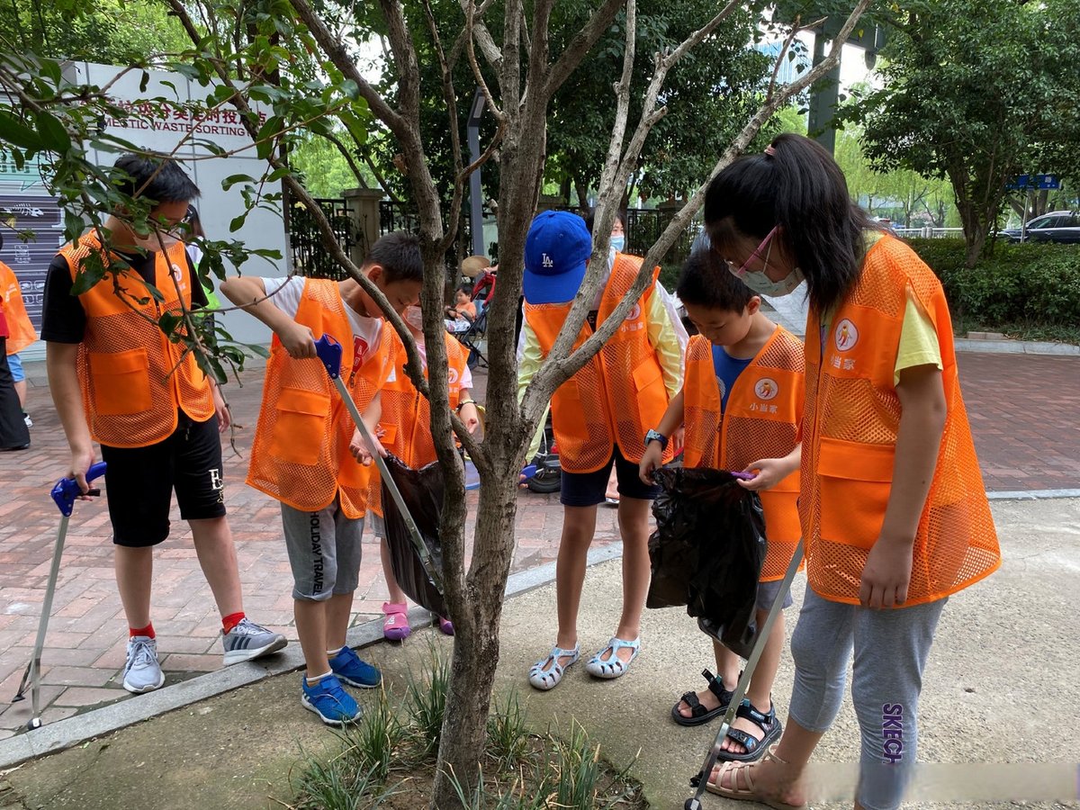 Emmy B tweet media