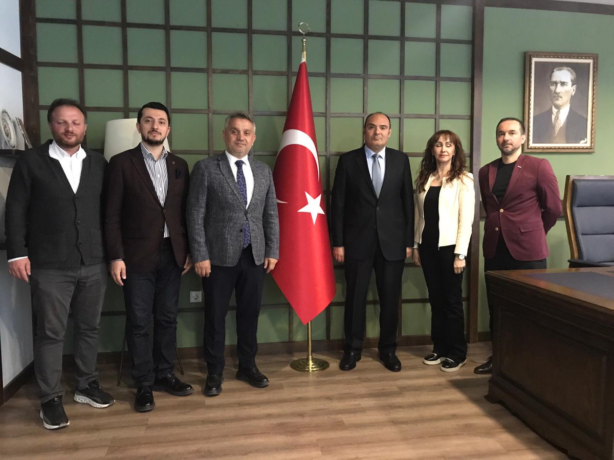 imotrb's tweet photo. Tmmob İnşaat Mühendisleri Odası Trabzon Şubesi Yönetim Kurulu olarak Trabzon Ortahisar Kaymakamı Sn.Gürkan DEMİRKALE'yi makamında ziyaret ettik. Misafirperverlikleri için teşekkür ederiz. https://t.co/Jpa7oRxcGI