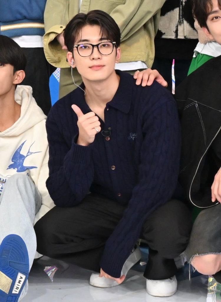 cat_Mount_'s tweet photo. 원우♡ https://t.co/qDZ2piouwB