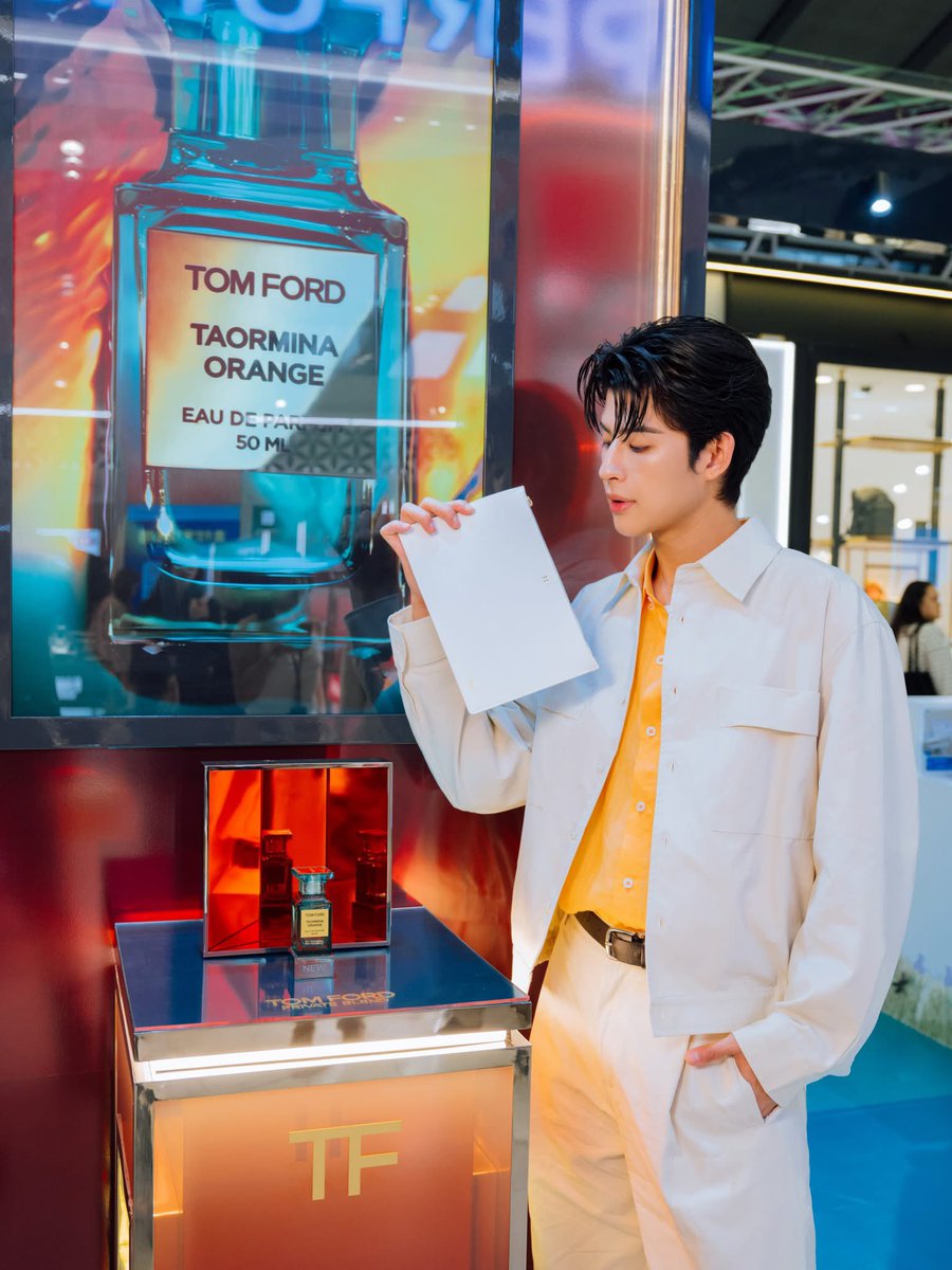 aboutmarkpakin's tweet photo. 260515 #mmarkpkk IG update
The ultimate hot-weather luxury scent. 🍹✨
Discover your summer escape with Tom Ford’s Taormina Orange at King Power Duty Free, SVB Airport.
#kkramm
#TOMFORDBEAUTY #TFTAORMINAORANGE #TFSOLEIL https://t.co/CXxJ9Cue1a
