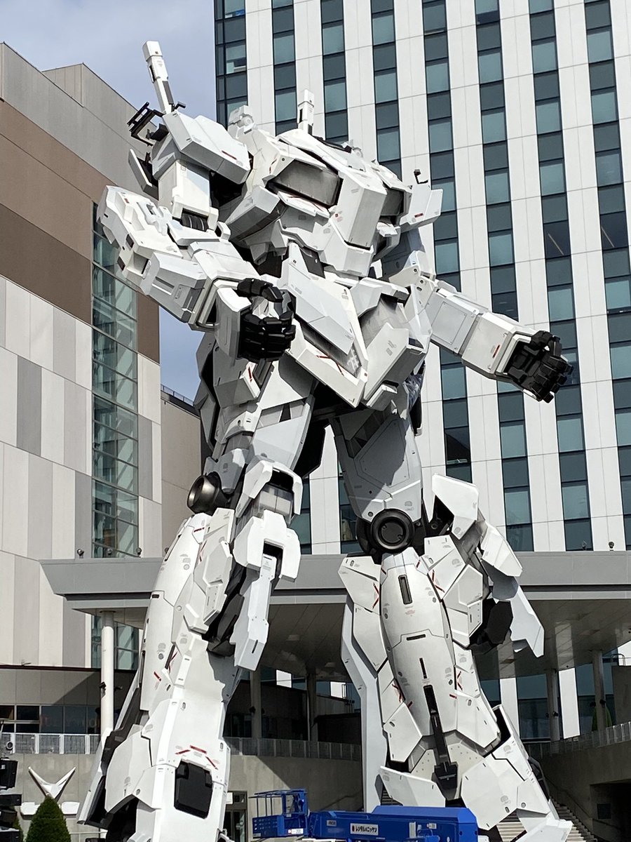 ankomonnu's tweet photo. 実物大ユニコーン終わっちゃうんだ…。
４年前に仕事で東京行けた時に、１回だけ見たユニコーンの頭が無かった時の話します？ https://t.co/RE9mLuRwqZ