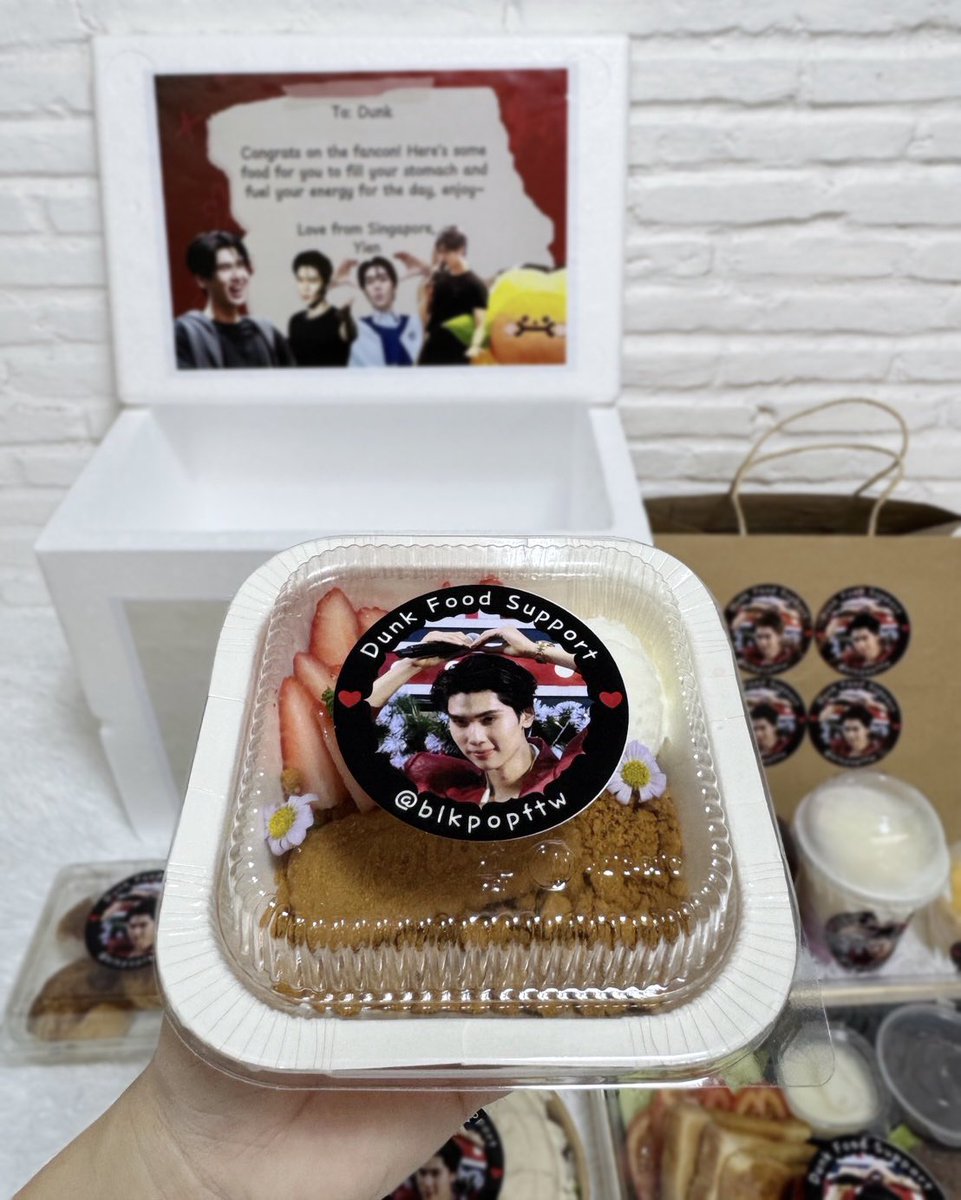 kringklong's tweet photo. Thank you so much to the interfans for your special food support order for K.Dunk at the #JoongDunkFancon ka.🖤🤍🐼
꒰ #dunknatachai ꒱
♡ Special thx : @blkpopftw
☎️ Tel. 095-1244644
📱 Line. @Kringklong64
#foodsupport #kringklongfoodbox
#foodbox https://t.co/UhReMIR1rf
