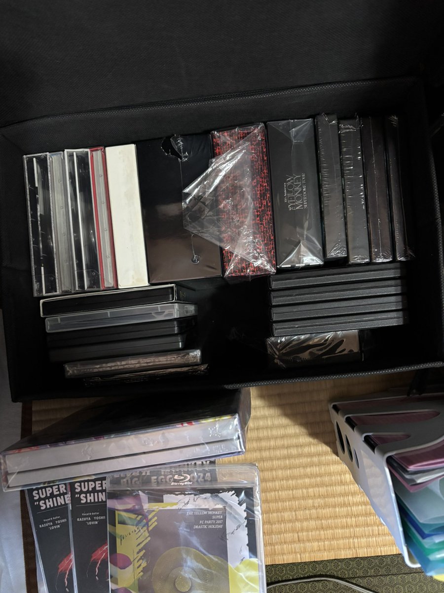 【セル版】Helpless [DVD+ポストカード] DVD類とVHSとポストカードの為に毎回のように買っていたSparkleXたち…