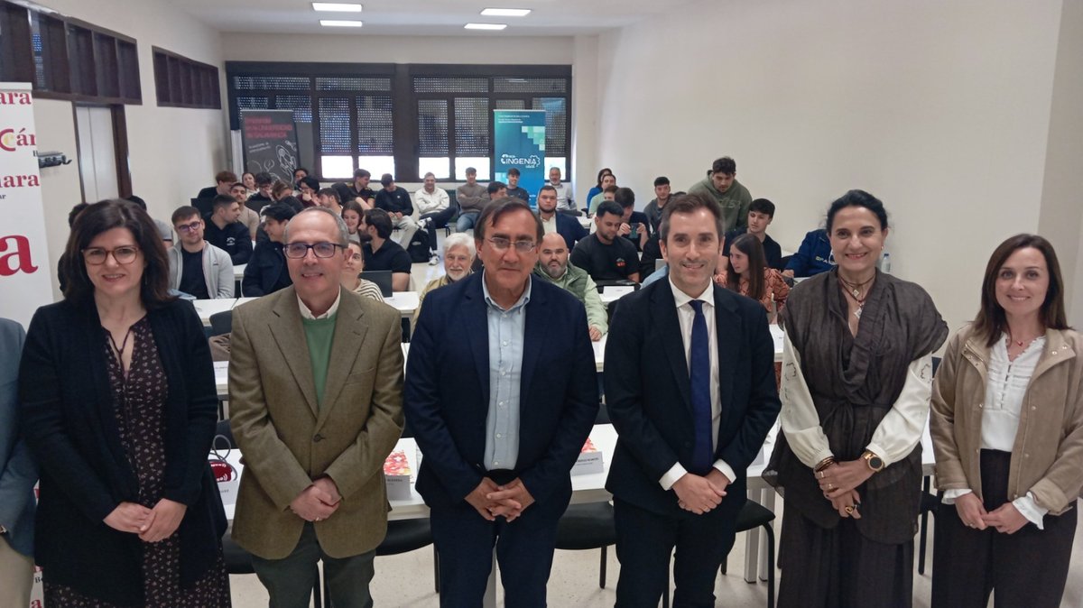 usal's tweet photo. Talento joven sin límites en el Campus Universitario de Béjar 🚀 

Los alumnos de la @ETSII_Bejar han demostrado su espíritu emprendedor en la II edición de los Premios “Retos Innovación 2026”. 👩‍💼👨‍💼

Durante la jornada, se presentaron soluciones tecnológicas diseñadas para generar un impacto real en el territorio y transformar digitalmente nuestro entorno.

👏 Enhorabuena a los equipos ganadores: 

🏆 MonAI (Modalidad Retos de Innovación Empresarial)
🏆 STEPPY (Modalidad Retos de Innovación General)

➡️ https://t.co/3CNxTvqupR