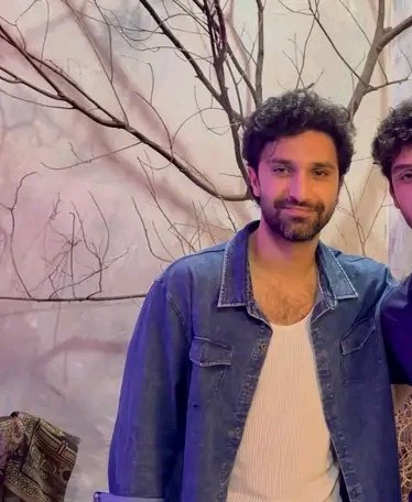 MehrinMitul's tweet photo. Aren't they most beautiful people!🥺❤️
#ahadrazamir
#dananeermobeen https://t.co/oFcHTTHkz4