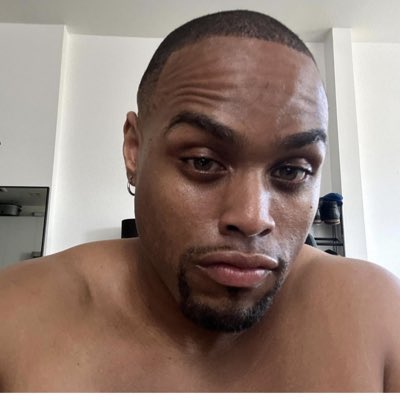 bevlogsbe's tweet photo. #NewProfilePic https://t.co/RLCu6HFcf0