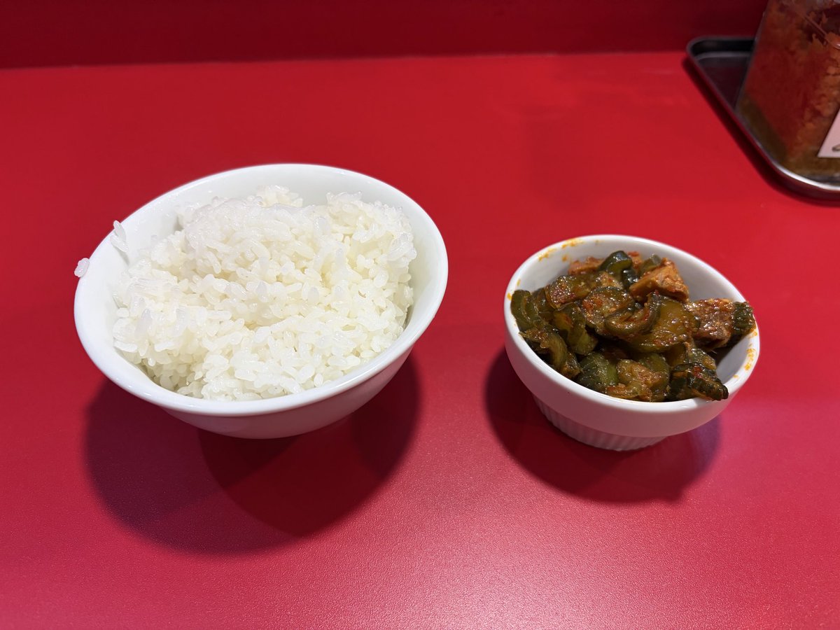 JP_dot_jp's tweet photo. 十六代目野中家@亀戸
煮豚チャーシューメン＋ライスセット＋ハイボール
醤油がバシッと効いた濃厚スープ
煮豚チャーシューもジューシーで美味 https://t.co/qXuwBmDX10