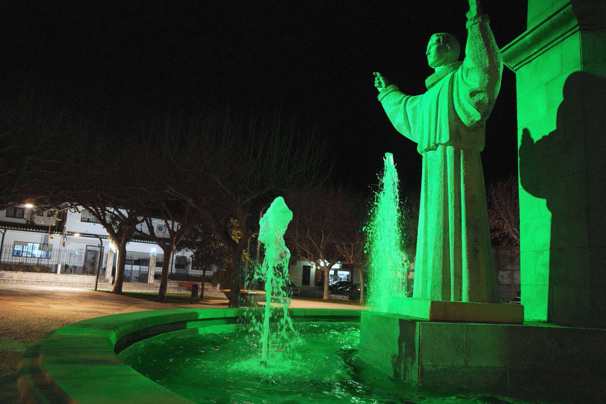 aytovvaserena's tweet photo. 🟢 Este sábado 16 se iluminan de verde varios espacios para conmemorar el Día Internacional de la Enfermedad Celíaca.

💚 Se trata de una enfermedad autoinmune que afecta entre el 1% y el 2% de la población.

ℹ️ Más información: https://t.co/eTYBy3OKWm https://t.co/9ptoUE5wqq