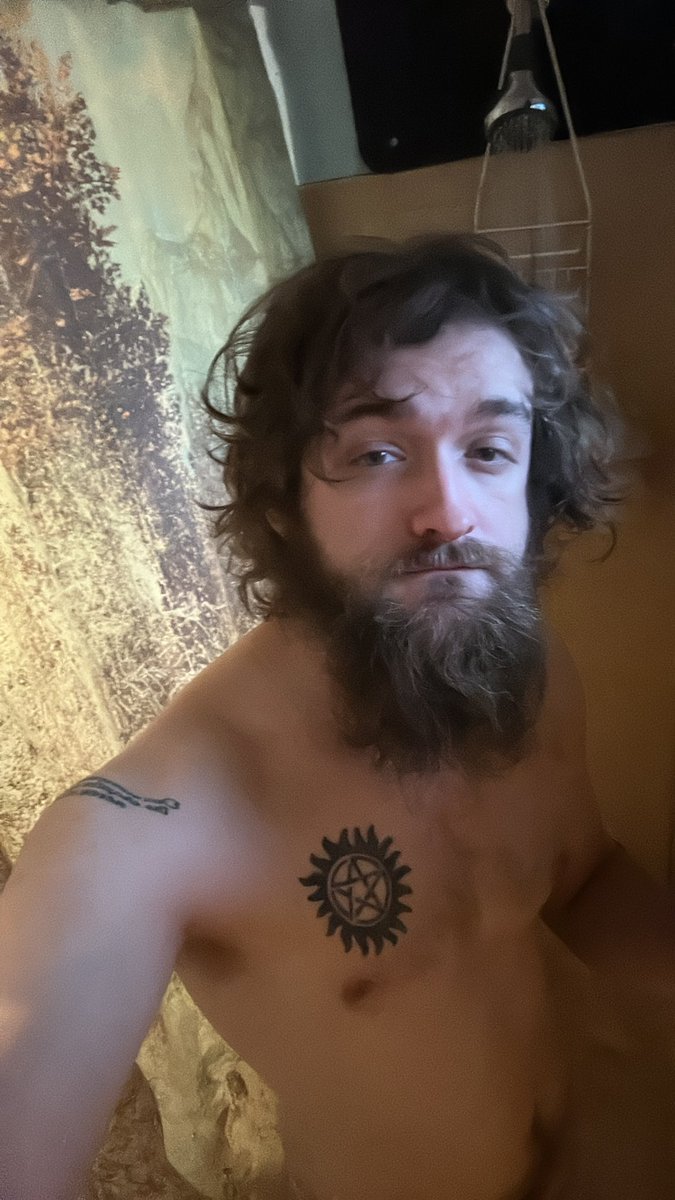garthkerr1995's tweet photo. You already know what time it is 😏😌 to bad I don’t have a shower buddy #shower https://t.co/0TfzzePPDT