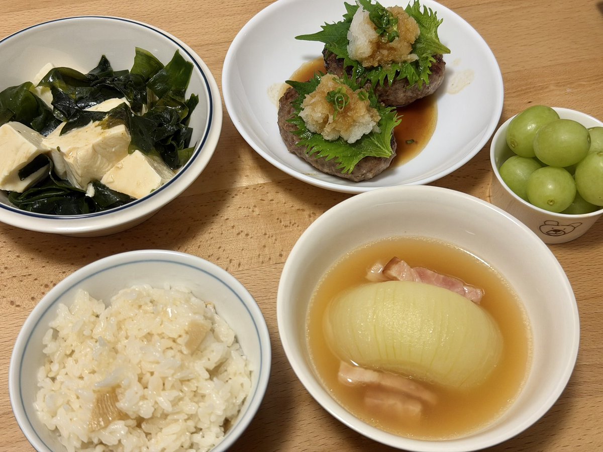 x875239x's tweet photo. 最近の夜ごはん🌙

🍆麻婆茄子
🍖和風ハンバーグ
🍡お餅と茄子の揚げ浸し

ご飯はたけのこご飯にしてみた🍚

#おうちごはん https://t.co/hIaBB9ymMj