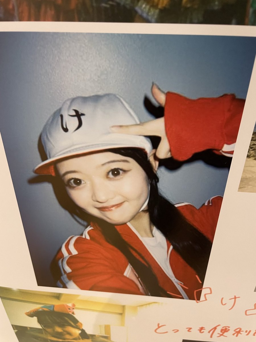 mayukaihana's tweet photo. 明日のりんご娘はるか夢スタジアムライブの前にアスパムと&amp;LOVINAで展示しているりんご娘の写真見てきました☺️

熊🐻騒動出てたけど、みんな普通に歩いてたけど、遭遇してたかもしれなかったと思うと🙀
#りんご娘
#はるか夢スタジアムライブ
#アスパム
#LOVINA https://t.co/sIIvvIDNTr