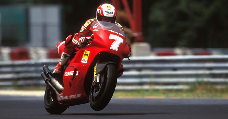 ducatikey's tweet photo. @yazz369 That’s 1991, they got rid of the yellow number boards for the 1992 season. Though some teams, like Rothmans Honda, kept them 

This is Eddie’s 1992 Cagiva https://t.co/dPkNpZw4Cf