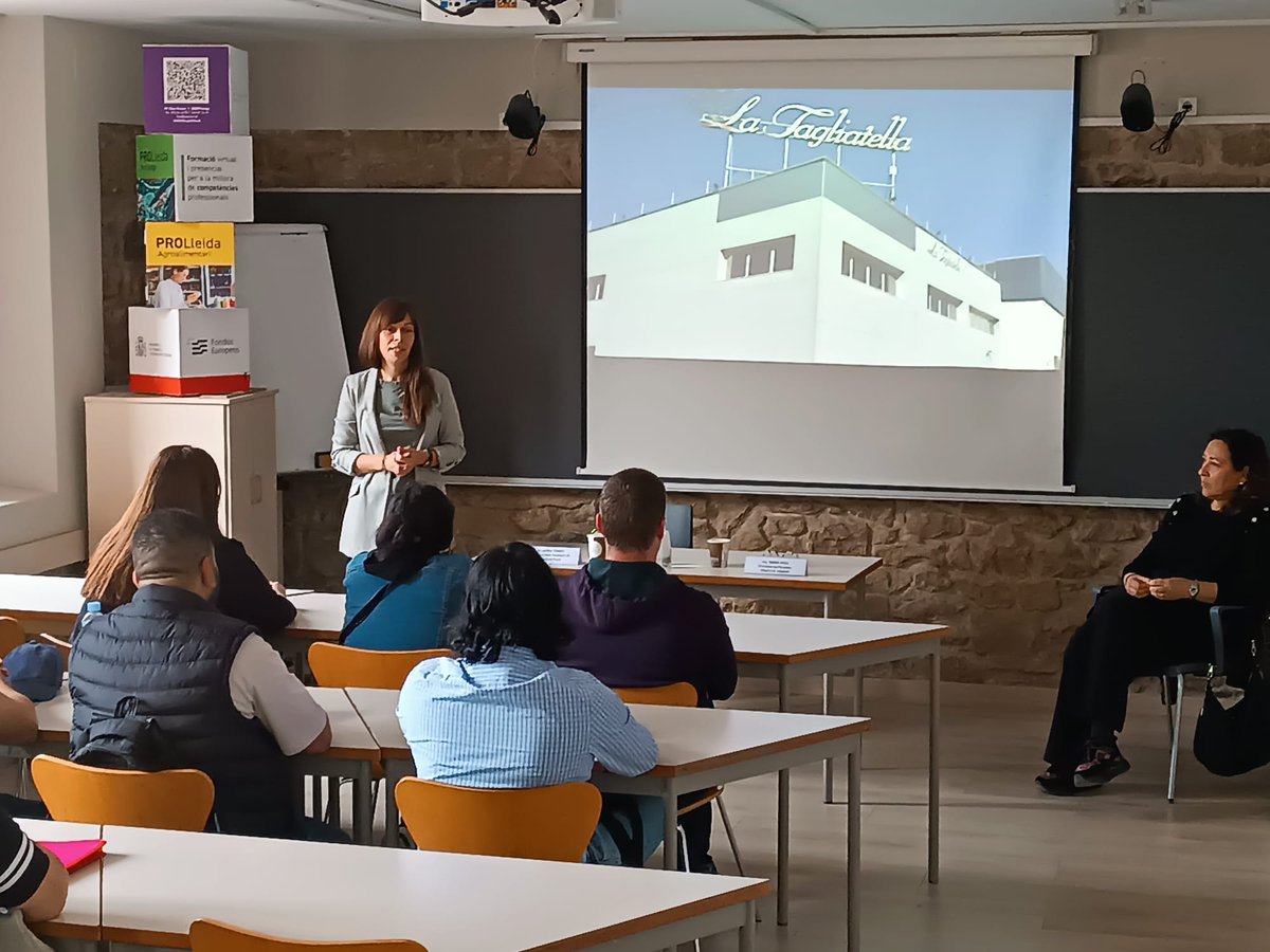 imolleida's tweet photo. 🍝🍐 Avui, a la sessió d’oportunitats de feina del sector agroalimentari del projecte PROLleida – projecte de requalificació i millora de competències professionals – hem rebut la visita de les empreses La Tagliatella i Fruits de Ponent. https://t.co/bkLjDfLOEy