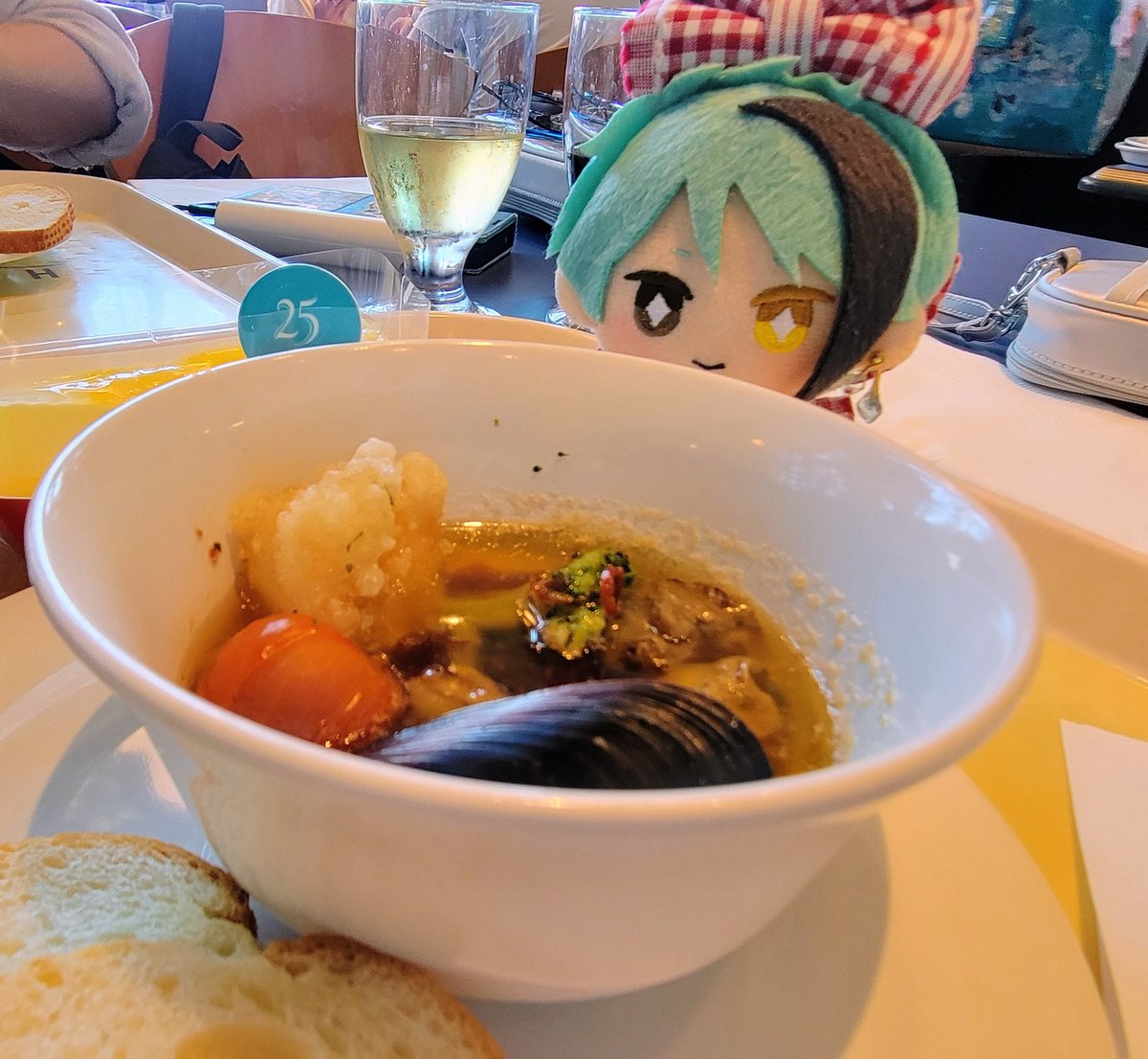ofutown3's tweet photo. ぼくはあひーじょさんと｢オハナシ｣してますので
やぬしさんはどうぞ
そちらでごかんだんください https://t.co/ChrGyjVCTK