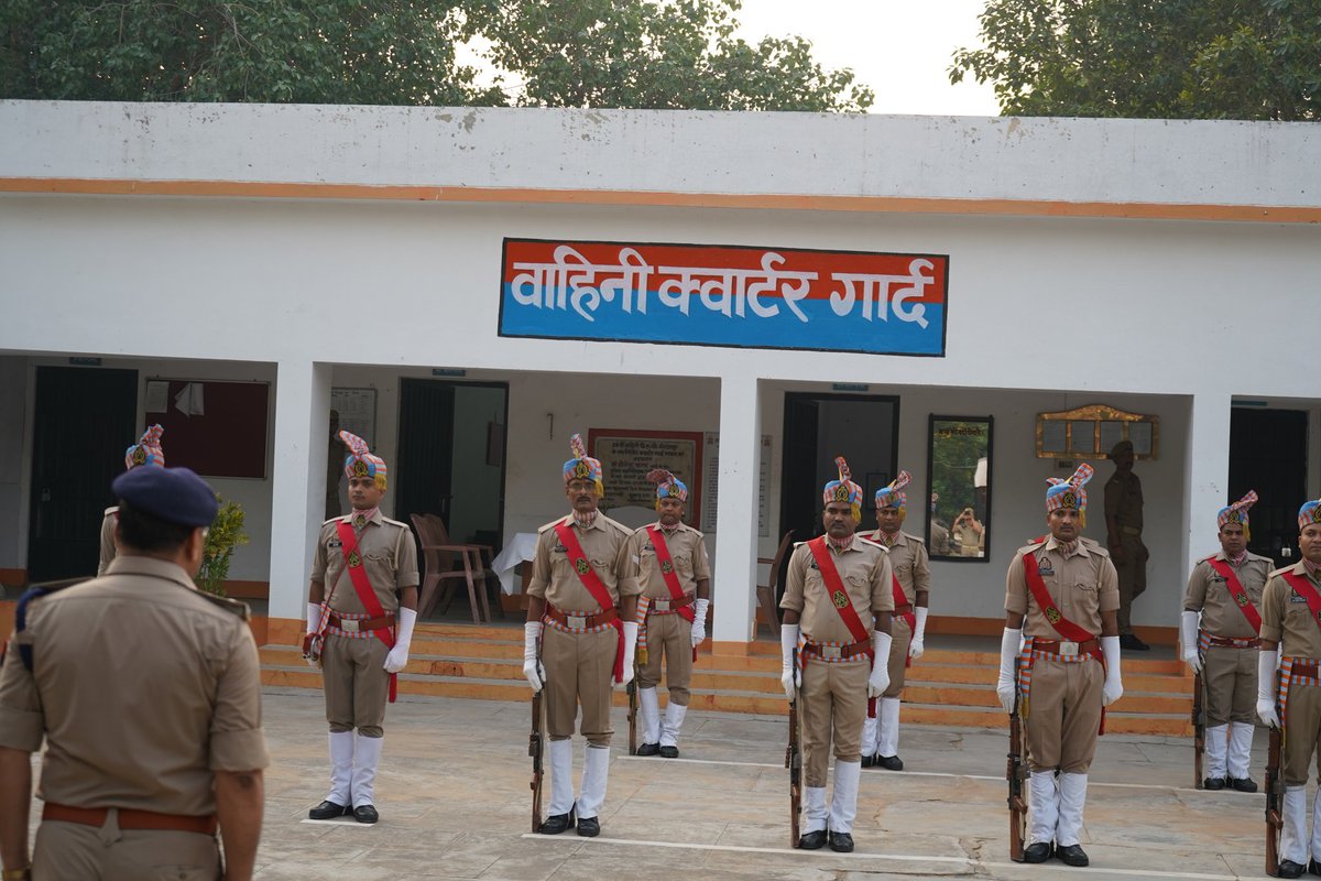 Co39pacup's tweet photo. 🇮🇳🇮🇳 *शुक्रवार परेड/ईंधन बचत एवं पर्यावरण संरक्षण* 🇮🇳🇮🇳
    आज दिनांक 15.05.2026 को माननीय मुख्यमंत्री के आदेश के आलोक में श्रीमान सेनानायक महोदय श्री नैपाल सिंह के द्वारा महोदय ने मुख्यमंत्री जी की 'ईंधन बचाओ' (Save Fuel) पहल को प्राथमिकता देते हुए वाहन का त्याग किया। https://t.co/cMcgGwhHZx