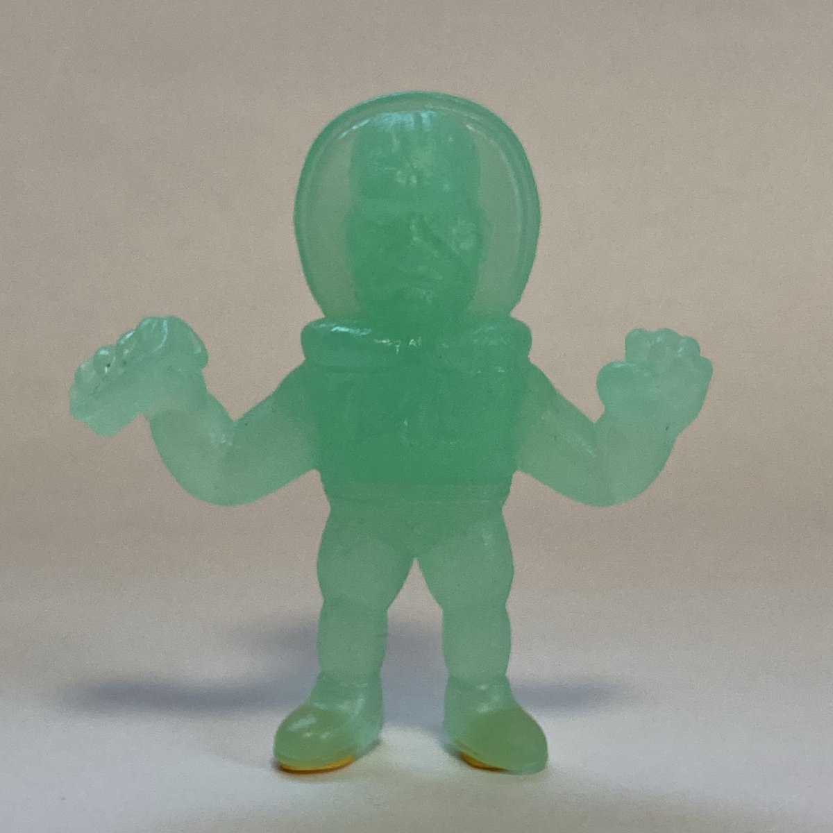 susassi_1014's tweet photo. [Stock Update] COSMOS’s  Revival Toy- Clear Green Series
Currently 60% off. Sales will end once stock runs out 😭
・Gachagacha Man - Sold Out
・Takoyaki Man/Ghost Man/Canned Man/Toilet Man  - Plenty in stock
Please purchase via BASE.
#Keshi https://t.co/g0WHgqFYur