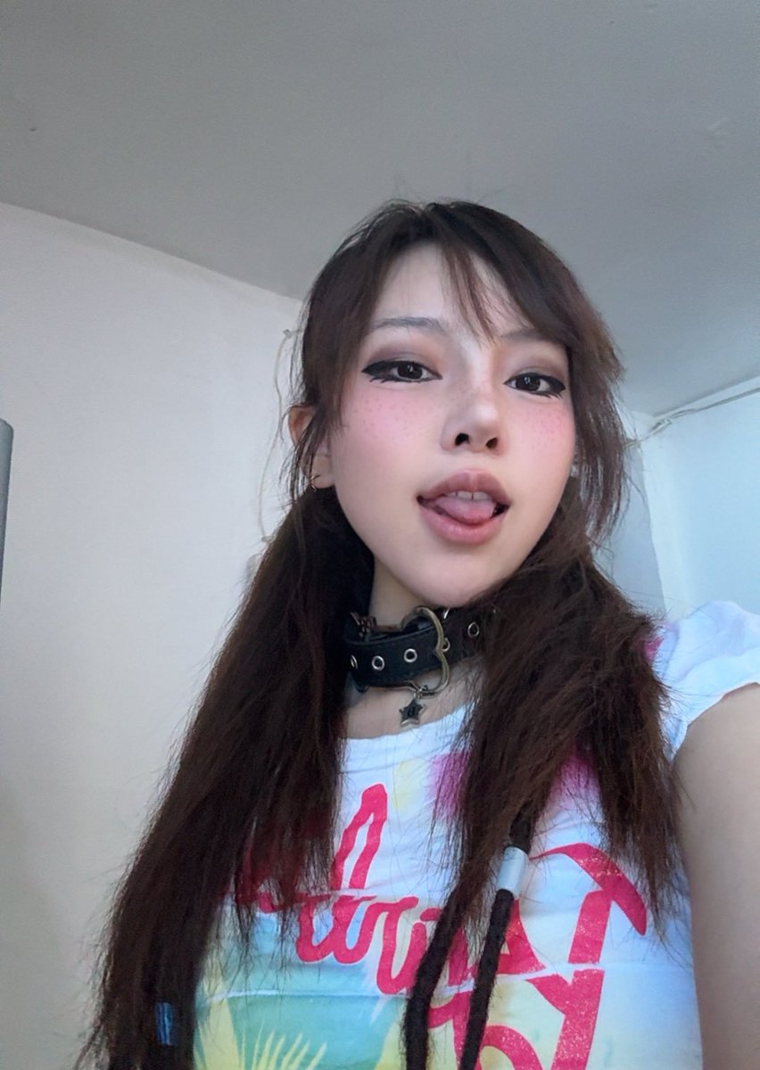 NNTUTU3's tweet photo. 见到你很开心 https://t.co/6wzWXUkDos